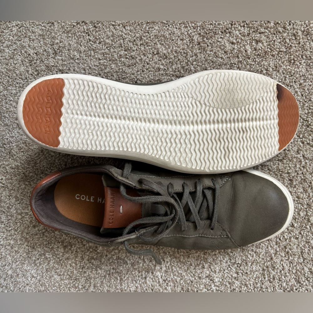 Cole Haan men’s size 11 casual lace up shoe in grayish green